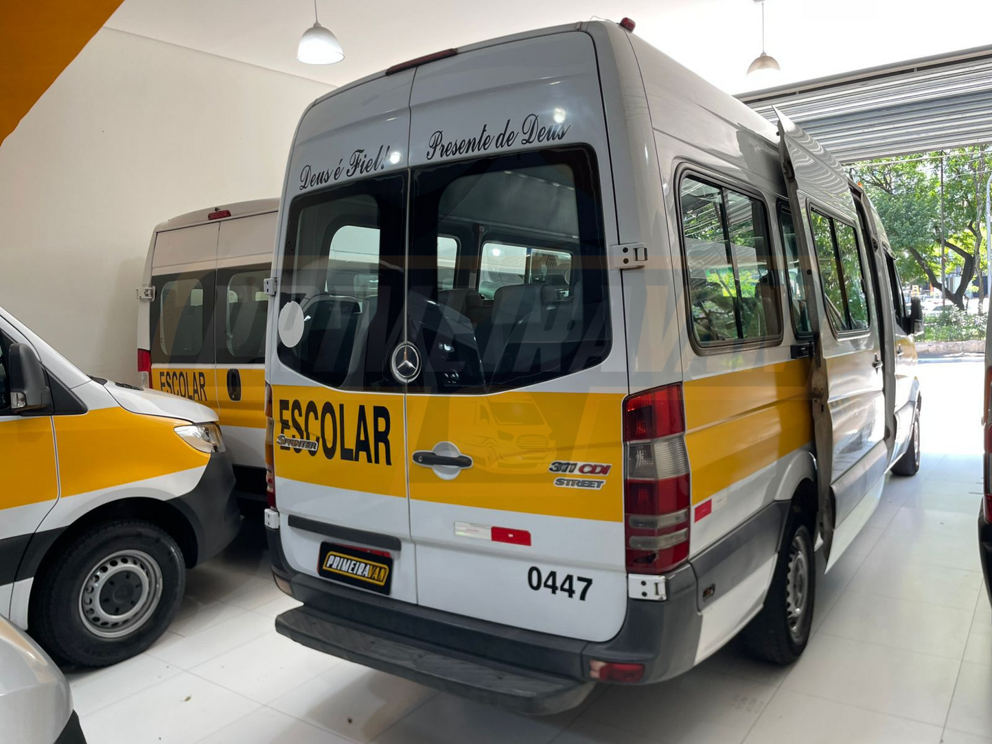 Mercedes-Benz Sprinter Escolar - 16 Lugares - 2012 - A Partir de R$ 149.900,00