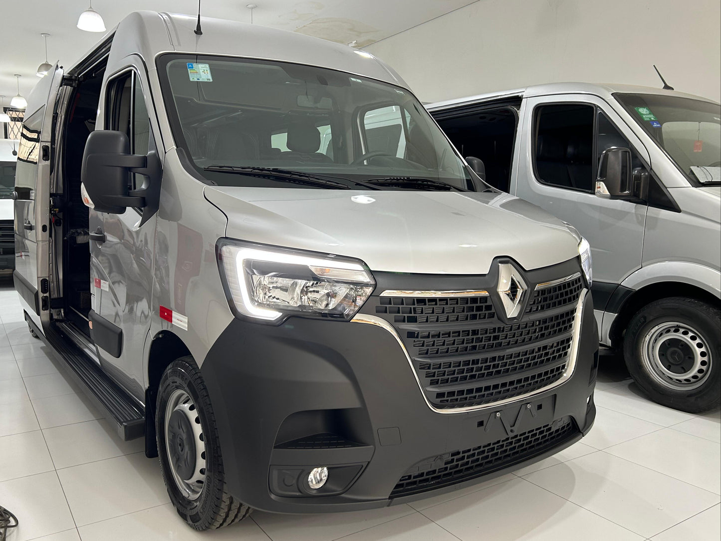Renault Master Executiva L3H2 - 15+1 Lugares - Zero Km - 2025/2026 - A Partir de 345.900,00