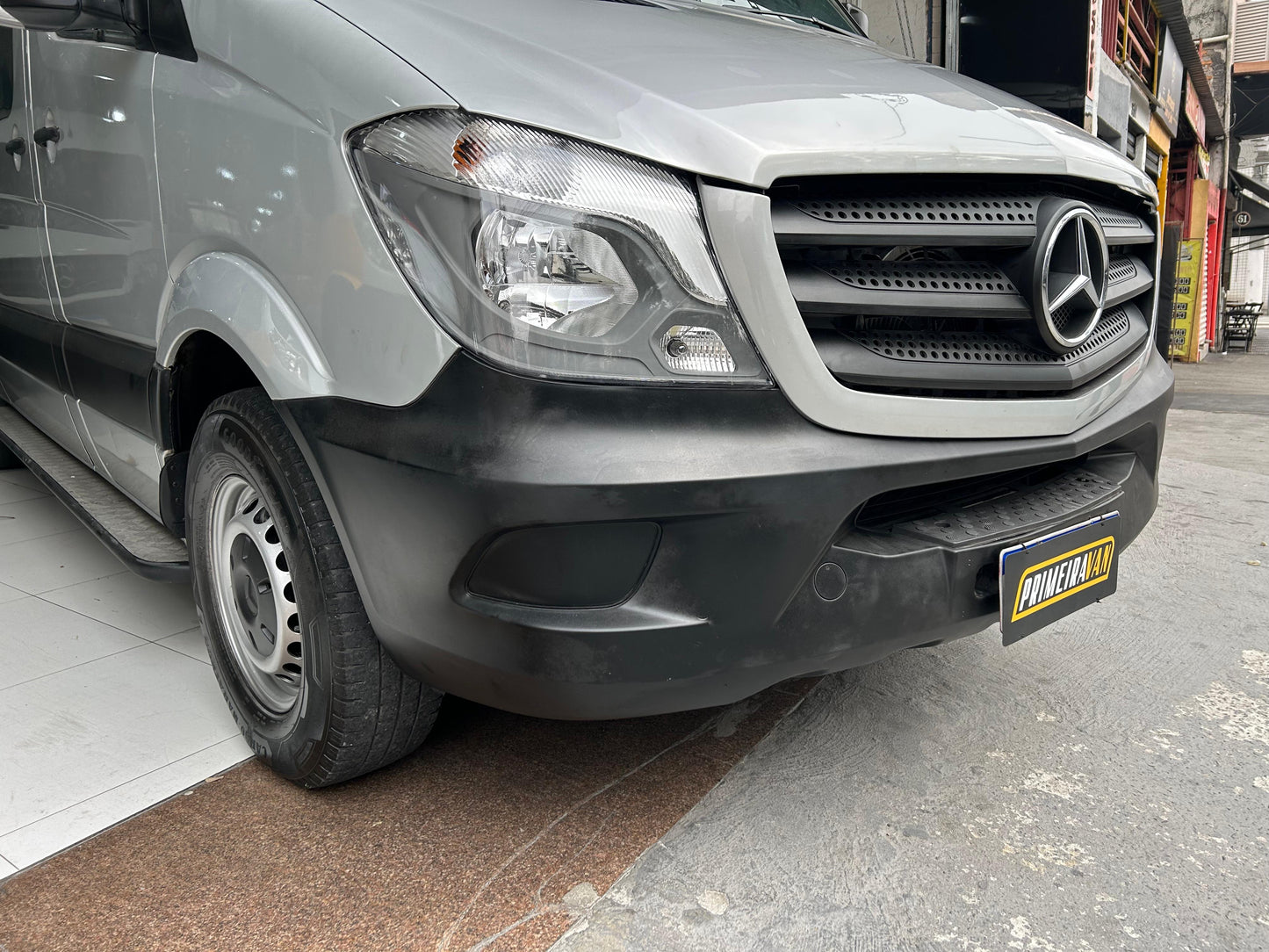 Mercedes Benz Sprinter Executivo 415 17/18 - T.B - R$175.900,00