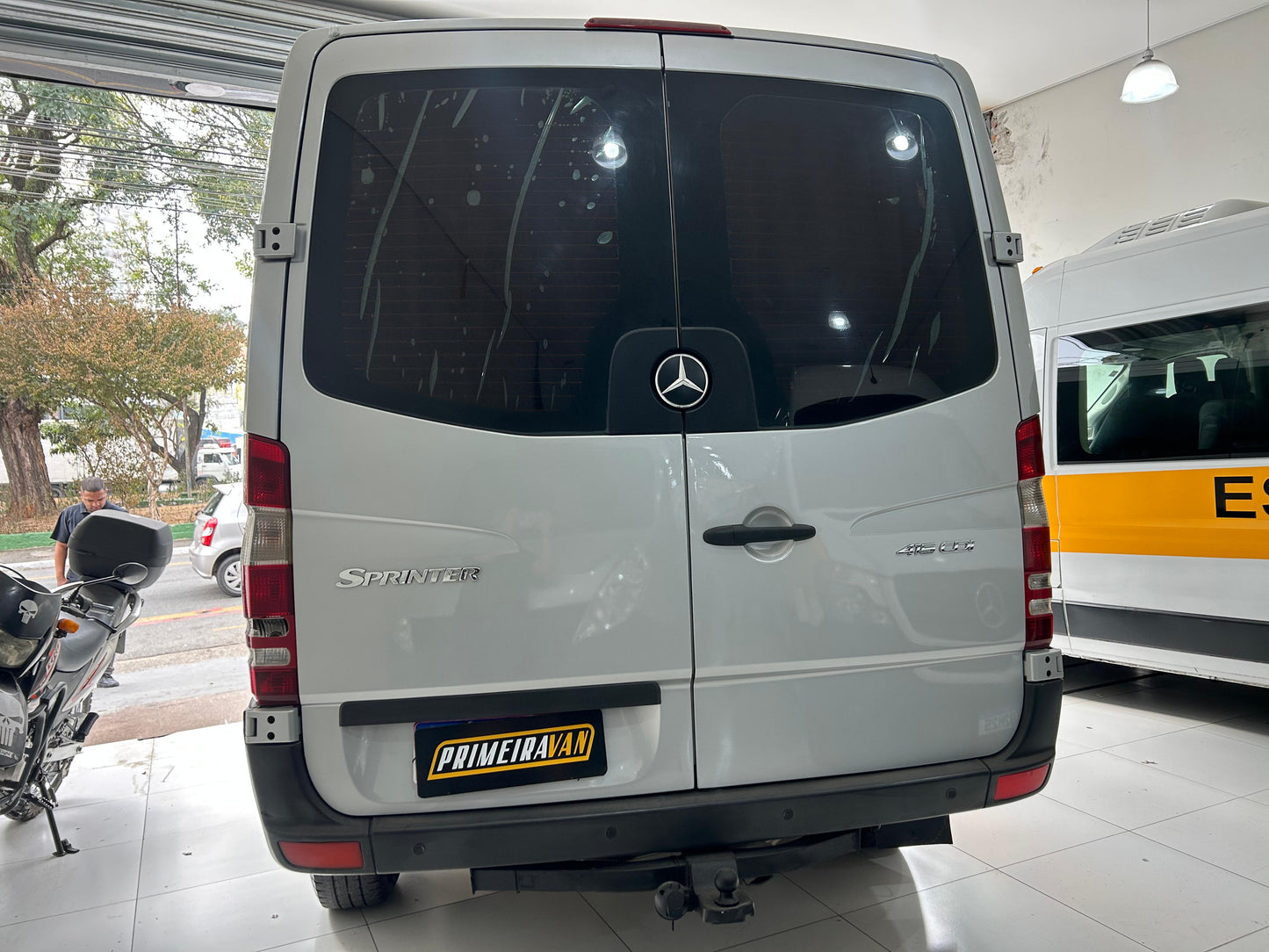 Mercedes Benz Sprinter Executivo 415 17/18 - T.B - R$175.900,00