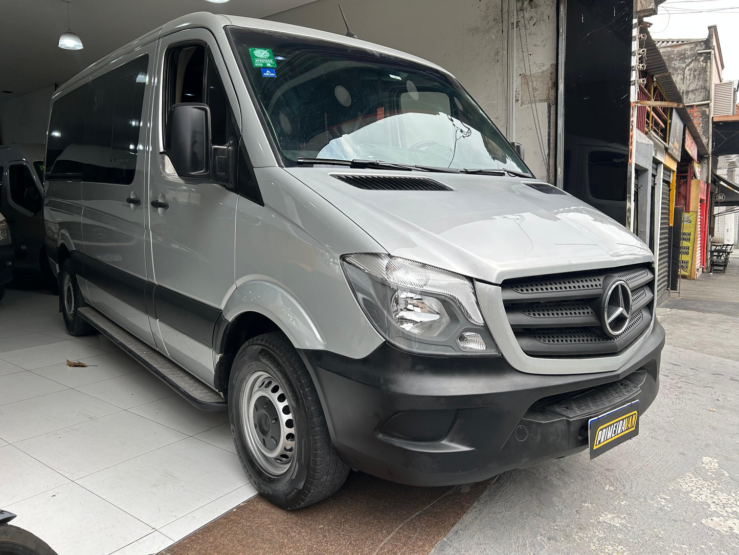 Mercedes Benz Sprinter Executivo 415 17/18 - T.B - R$175.900,00