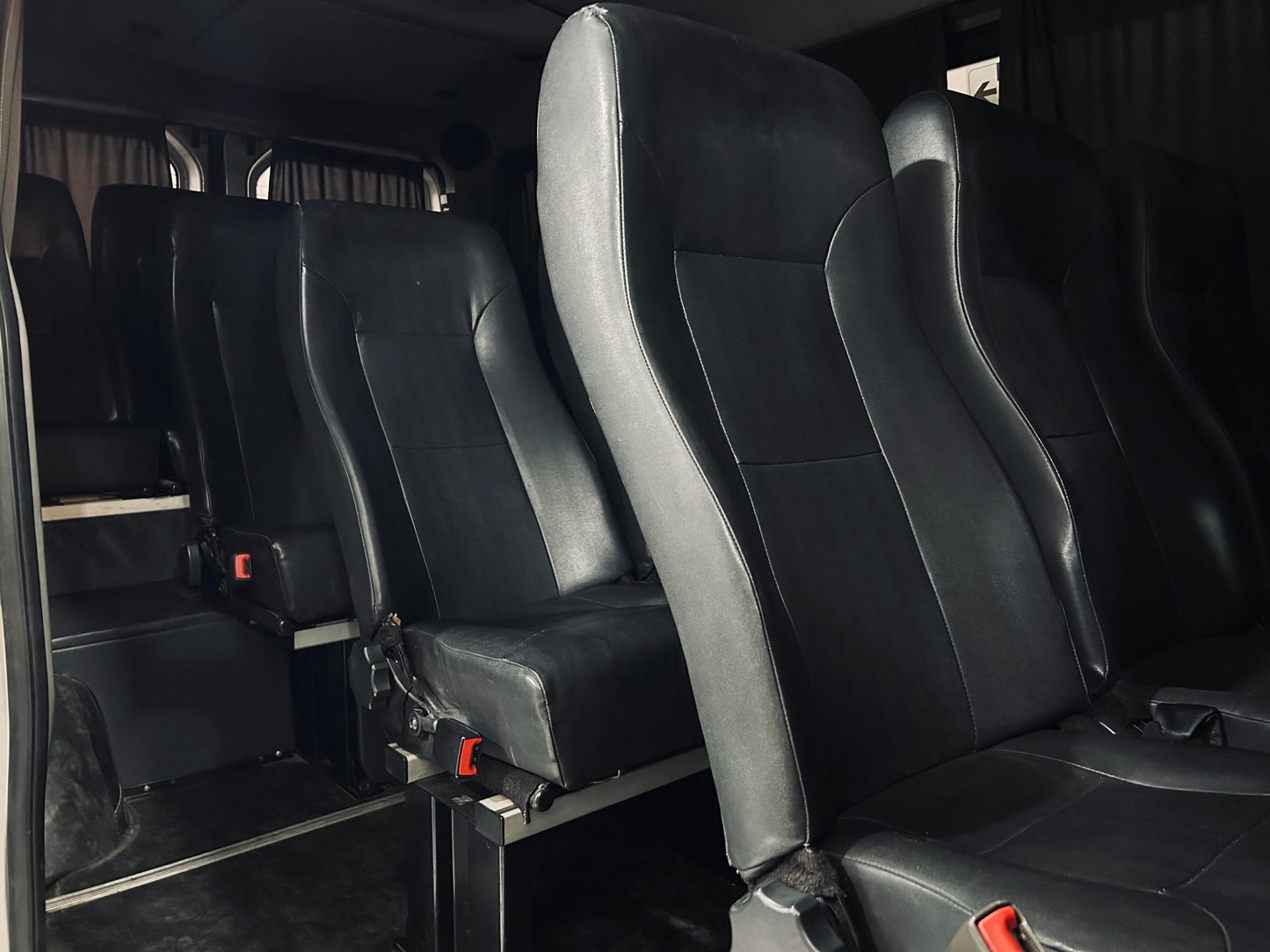 Mercedes Benz Sprinter Executivo 415 17/18 - T.B - R$175.900,00