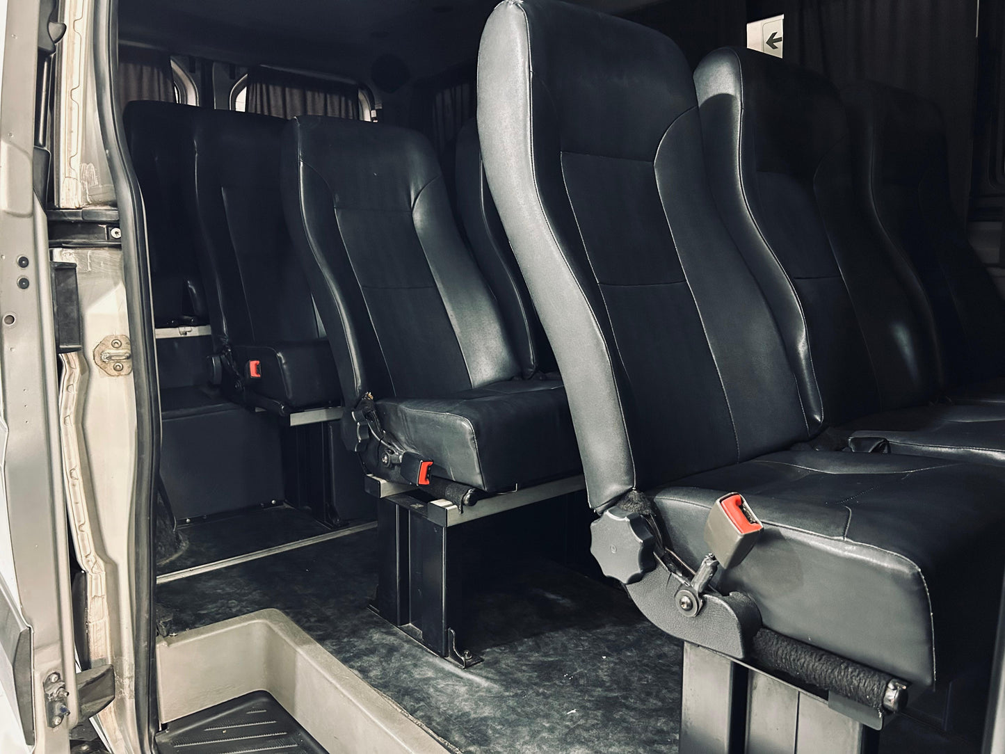 Mercedes Benz Sprinter Executivo 415 17/18 - T.B - R$175.900,00