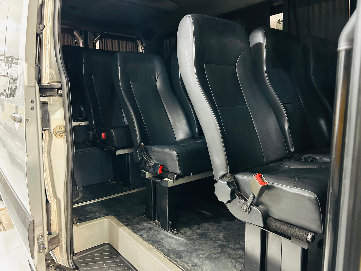 Mercedes Benz Sprinter Executivo 415 17/18 - T.B - R$175.900,00