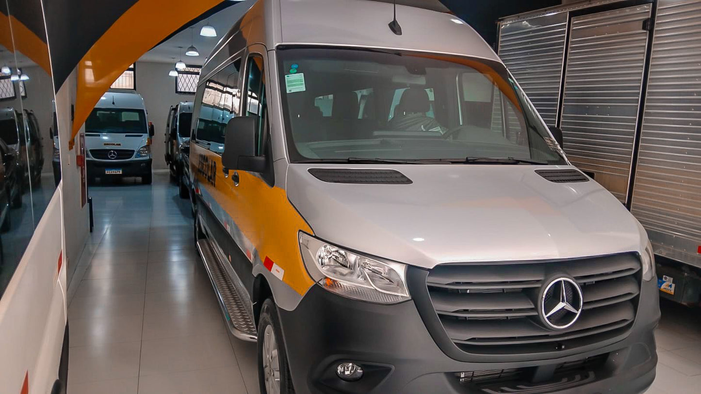 Sprinter 417 Escolar - 28 Lugares - LED, Patamar, Ar Condicionado Frontal e Traseiro - A Partir de R$335.900,00