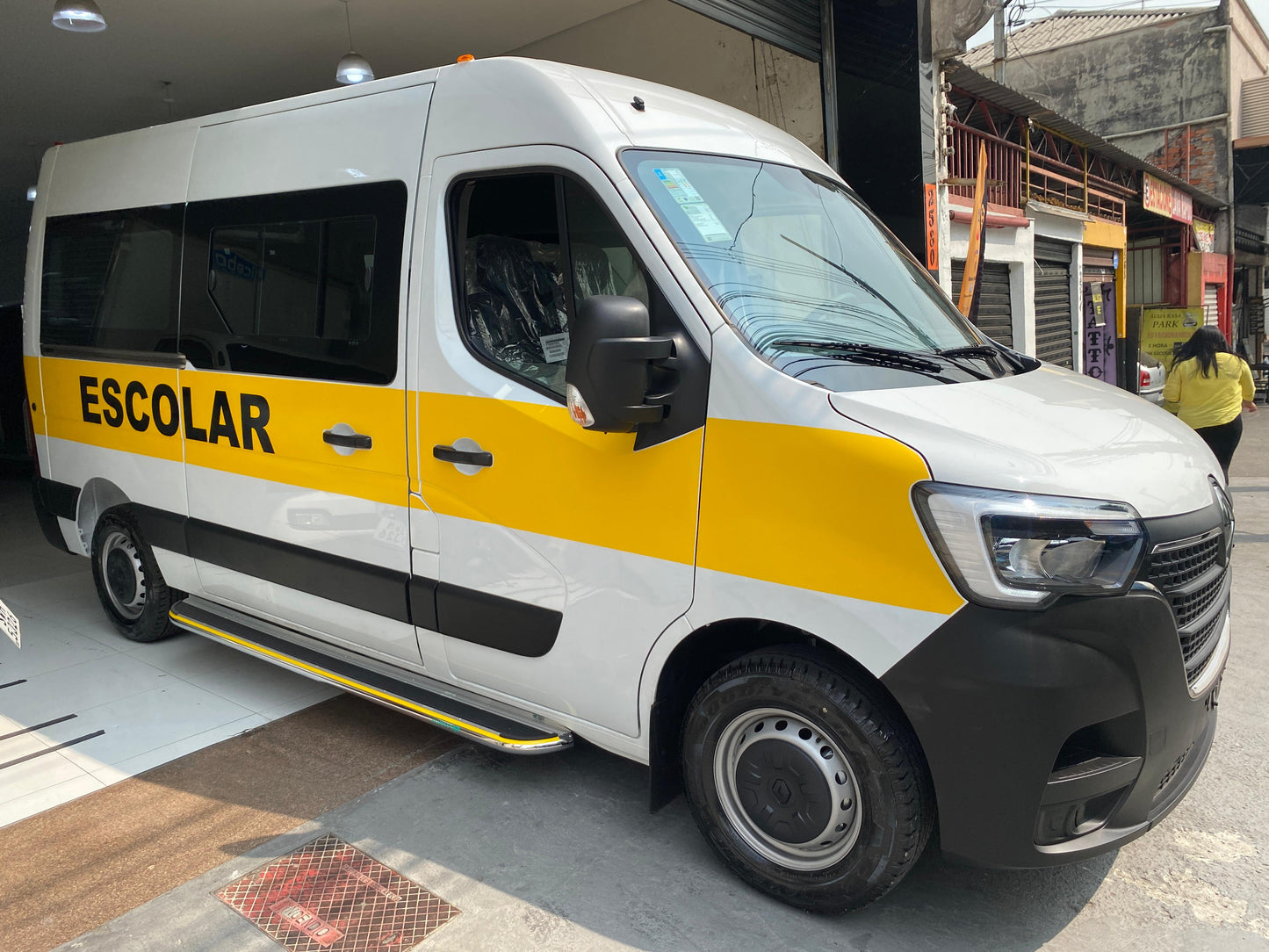 Renault Master Escolar - 20 ou 24 Lugares - Zero Km - 2025 - A partir de R$295.900,00