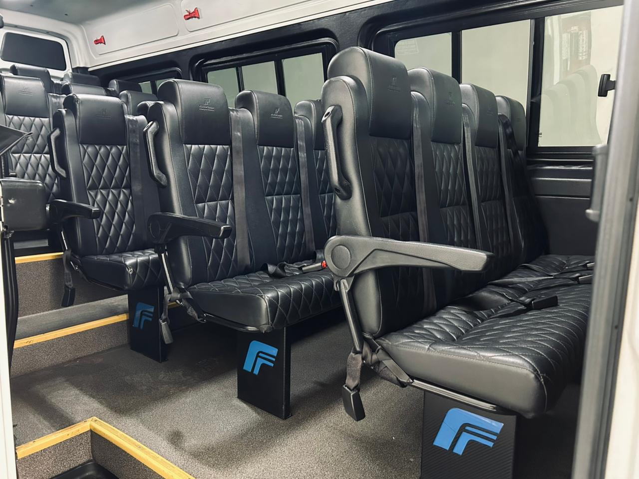 Mercedes-Benz Sprinter 415 Escolar 28 lugares 2019/2019- R$265.000