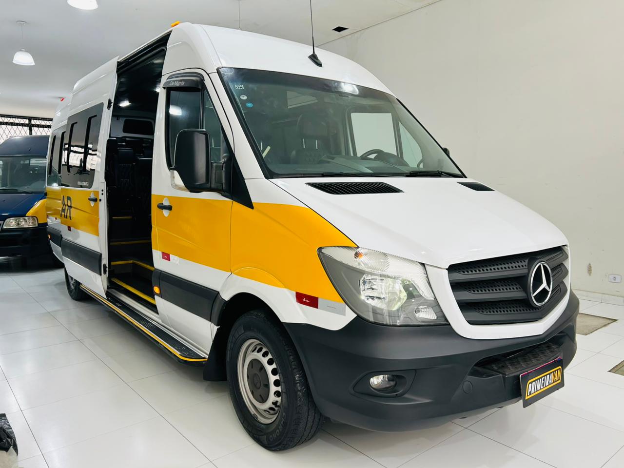 Mercedes-Benz Sprinter 415 Escolar 28 lugares 2019/2019- R$265.000