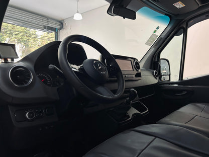 Mercedes-Benz Sprinter 417 Escolar  Kit Hitch 0KM- 28 Lugares - LED, Patamar, Ar Condicionado Frontal e Traseiro - A Partir de R$375.900,00