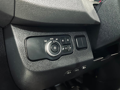 Mercedes-Benz Sprinter 417 Escolar  Kit Hitch 0KM- 28 Lugares - LED, Patamar, Ar Condicionado Frontal e Traseiro - A Partir de R$375.900,00