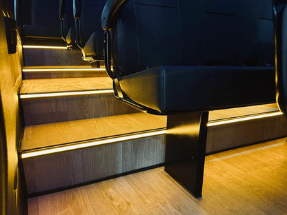 Mercedes-Benz Sprinter 417 Escolar  Kit Hitch 0KM- 28 Lugares - LED, Patamar, Ar Condicionado Frontal e Traseiro - A Partir de R$375.900,00