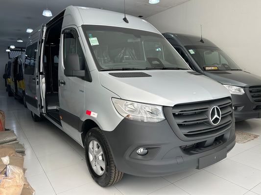 Entrega Van Sprinter 417 para JapaTur! Clique aqui para ver o vídeo.